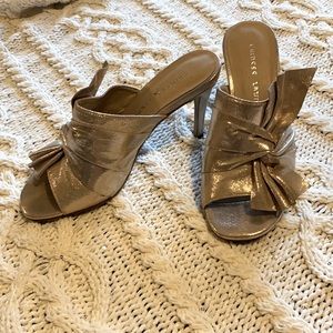 Gold Chinese laundry slides